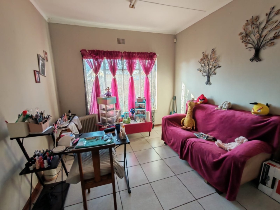 3 Bedroom Property for Sale in Rhodesdene Northern Cape